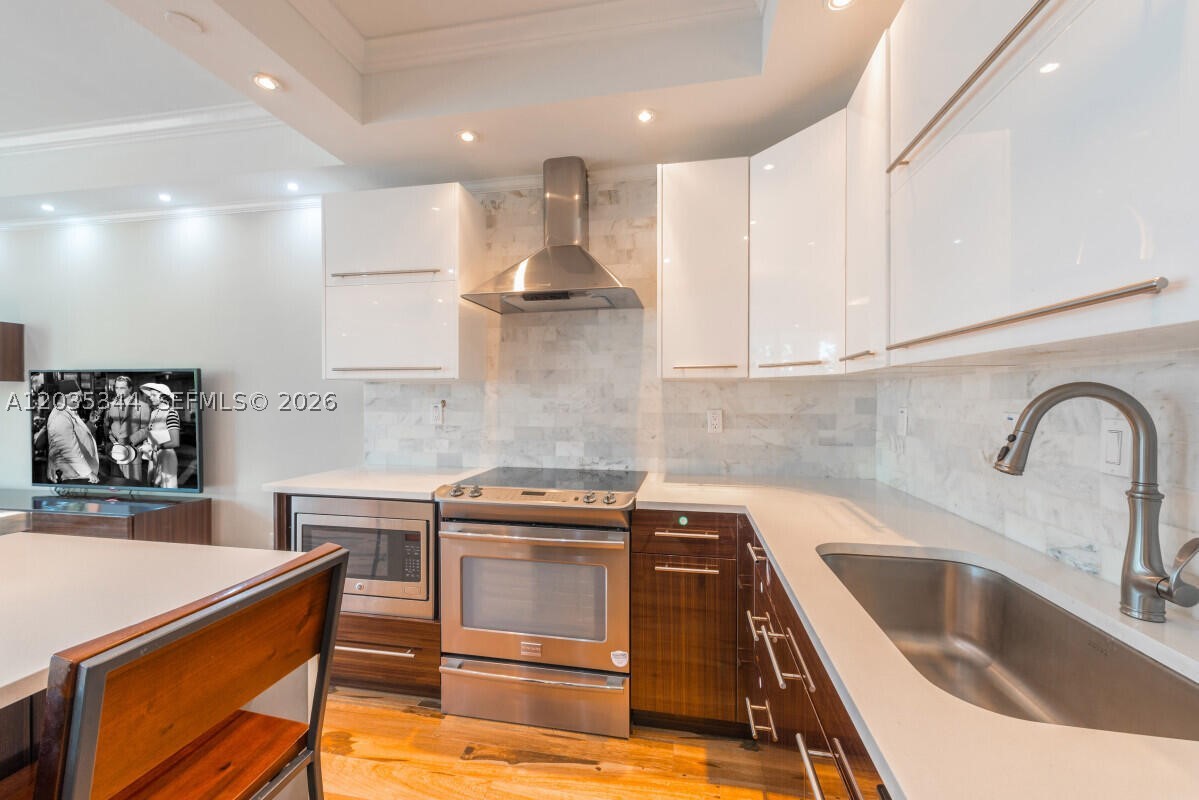 SOUTH POINTE TOWERS CONDO - Residential Lease