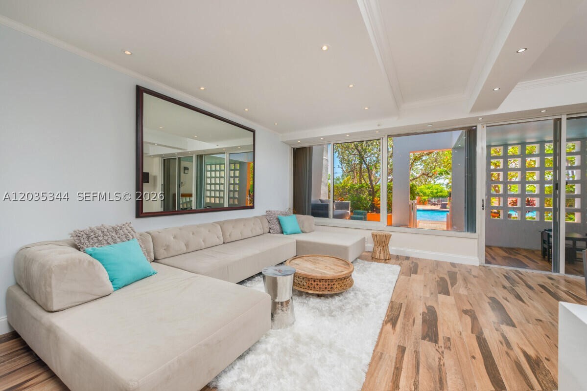 SOUTH POINTE TOWERS CONDO - Residential Lease