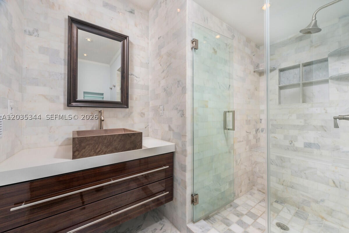 SOUTH POINTE TOWERS CONDO - Residential Lease