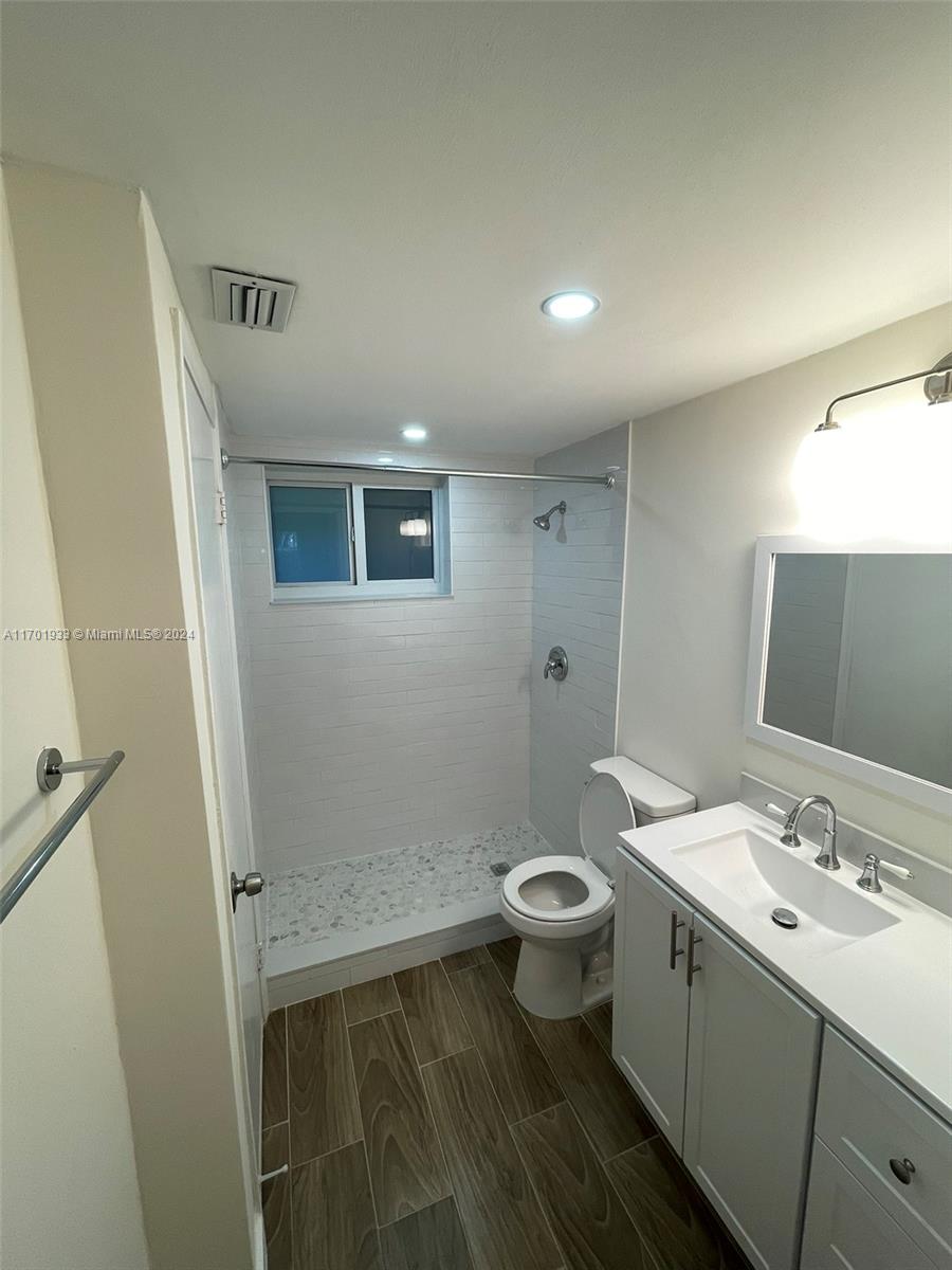 VILLAGE OF KINGS CREEK CO - Residential Lease