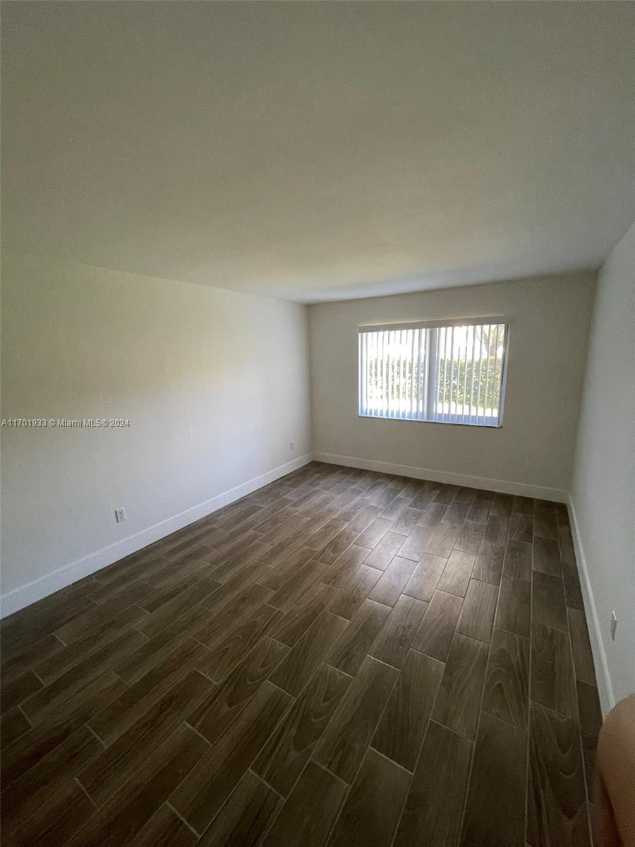 VILLAGE OF KINGS CREEK CO - Residential Lease