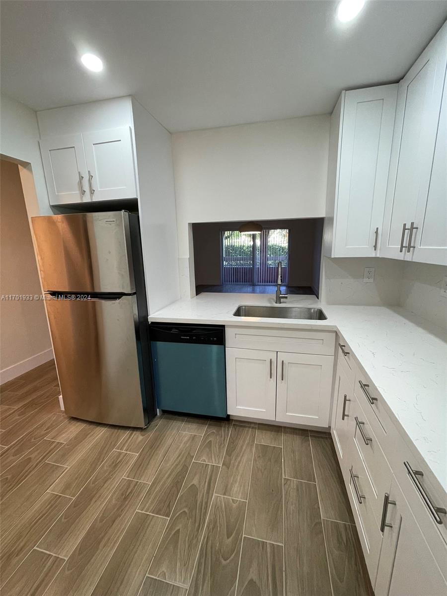 VILLAGE OF KINGS CREEK CO - Residential Lease