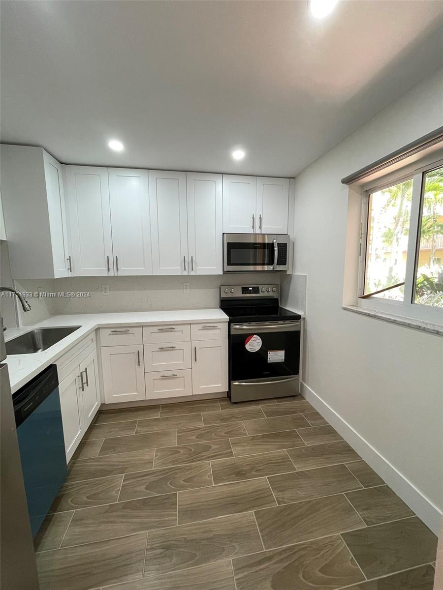 VILLAGE OF KINGS CREEK CO - Residential Lease