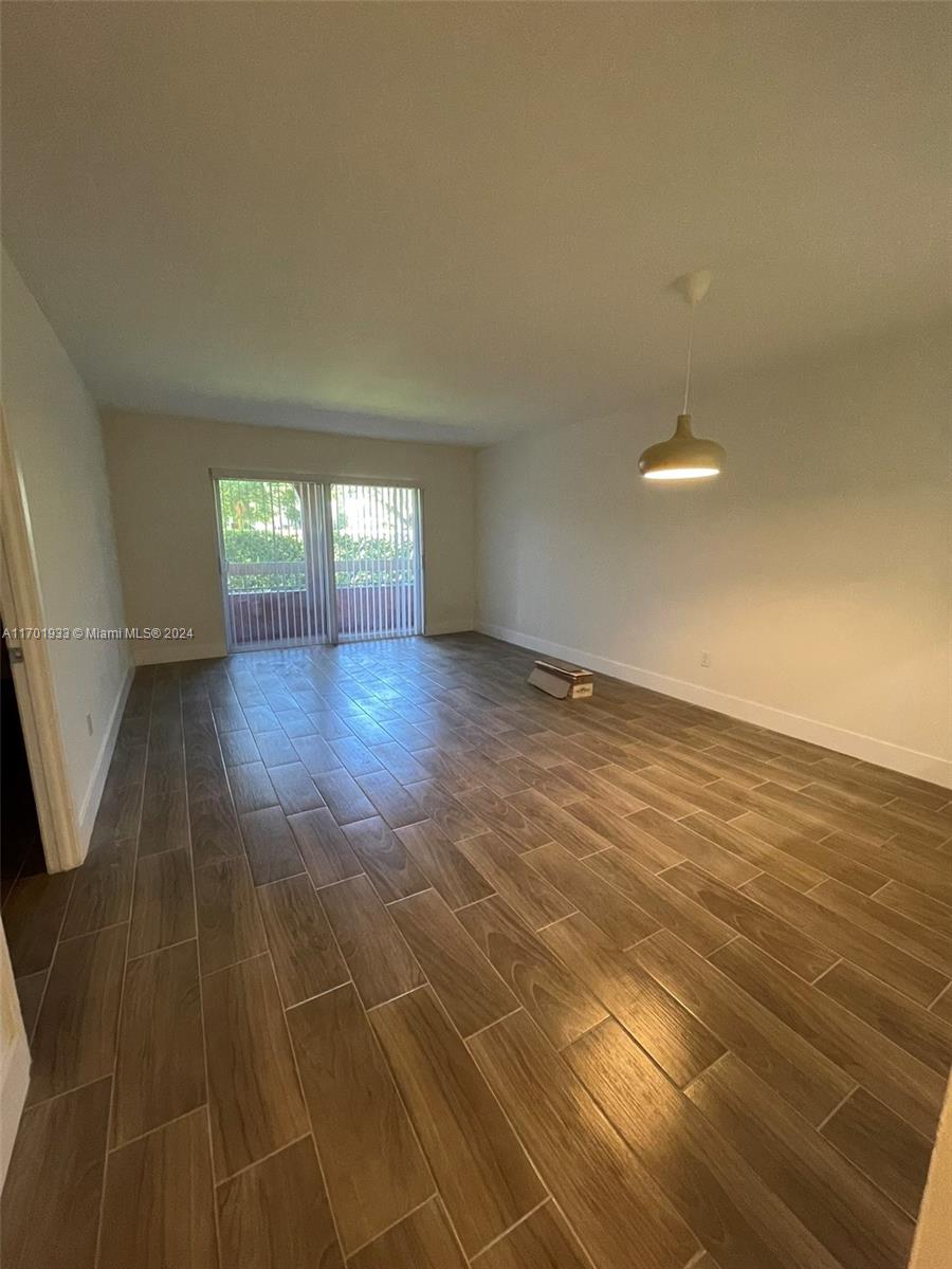 VILLAGE OF KINGS CREEK CO - Residential Lease