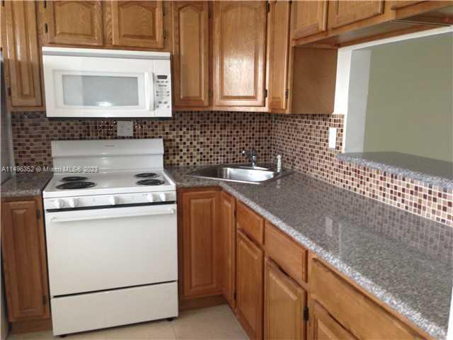 LA SALLE PARK CONDO - Residential