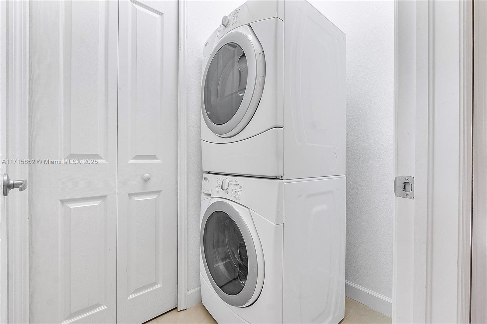 CYPRESS POINTE IV AT HERO - Residential Lease