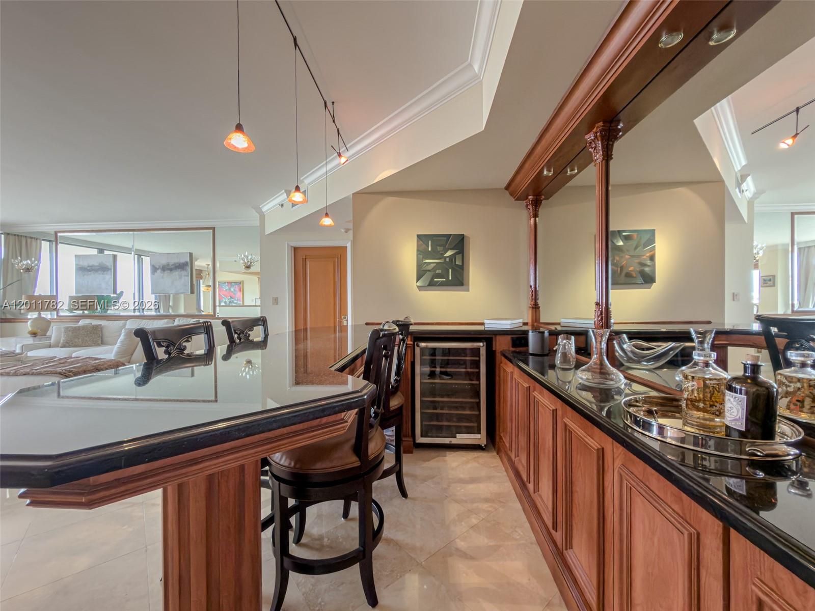 2000 ISL BLVD WILLIAMS IS - Residential