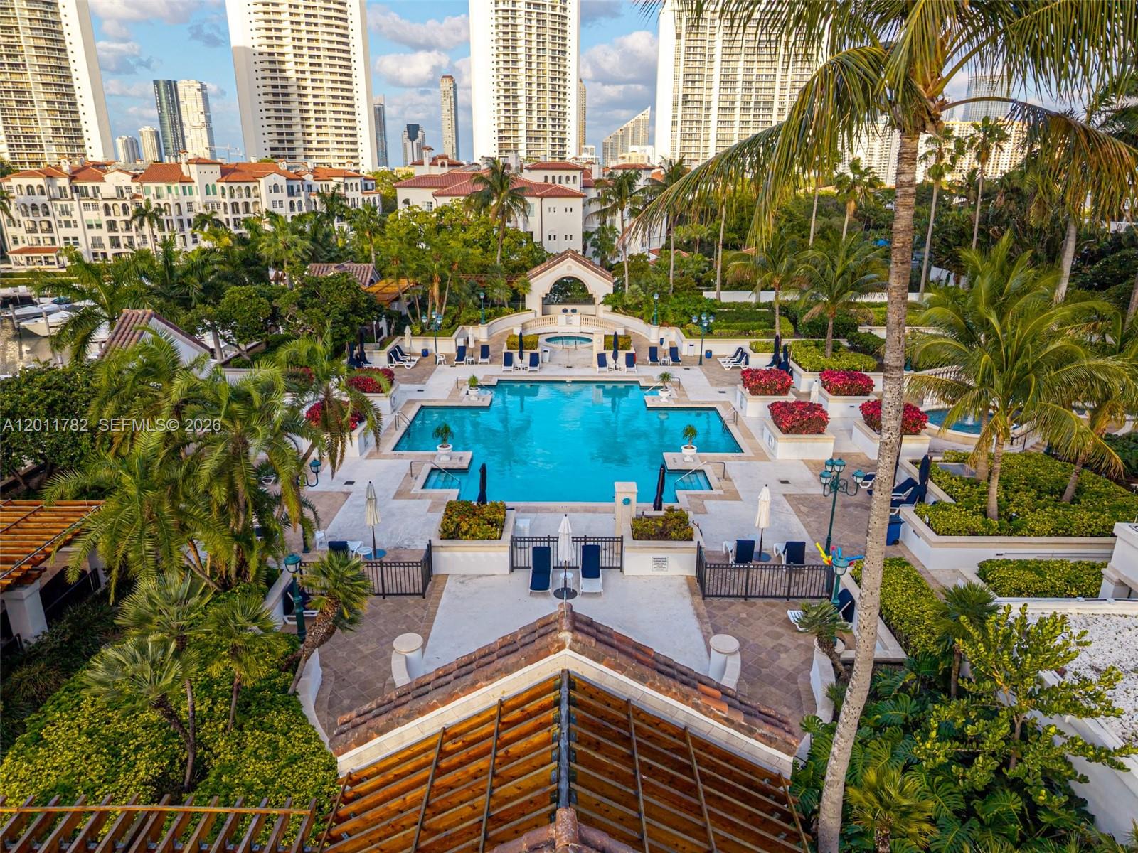 2000 ISL BLVD WILLIAMS IS - Residential