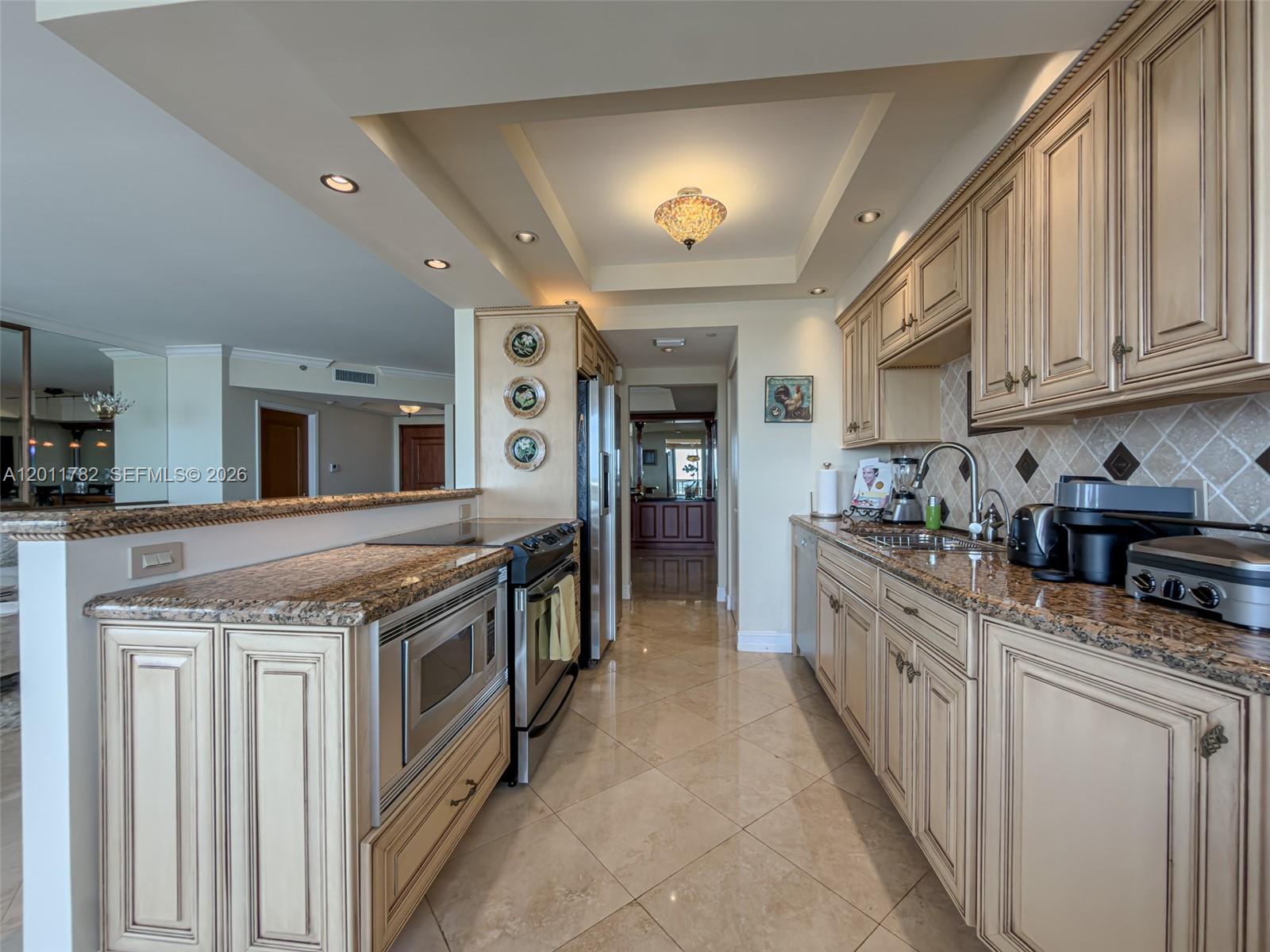 2000 ISL BLVD WILLIAMS IS - Residential