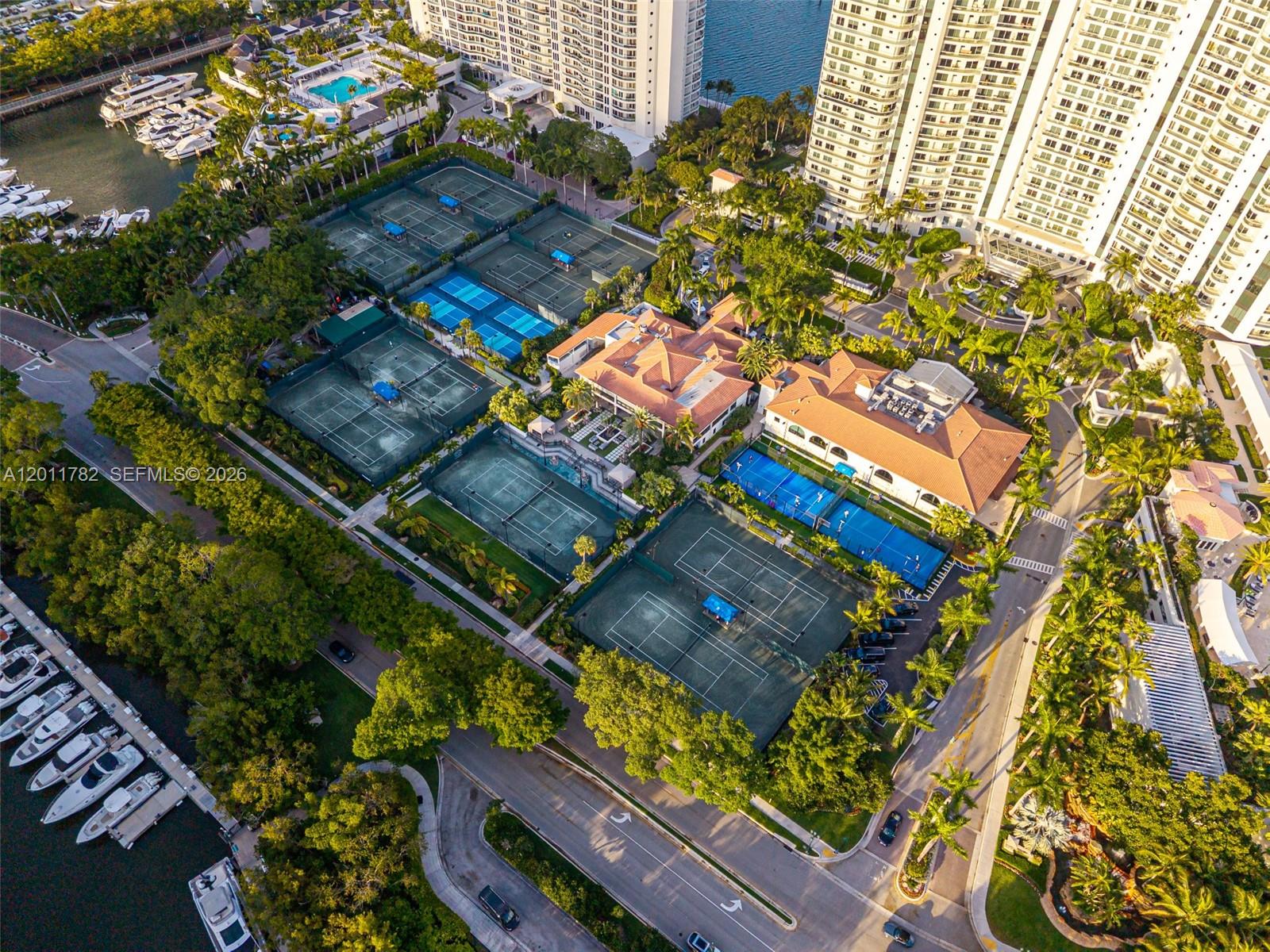 2000 ISL BLVD WILLIAMS IS - Residential