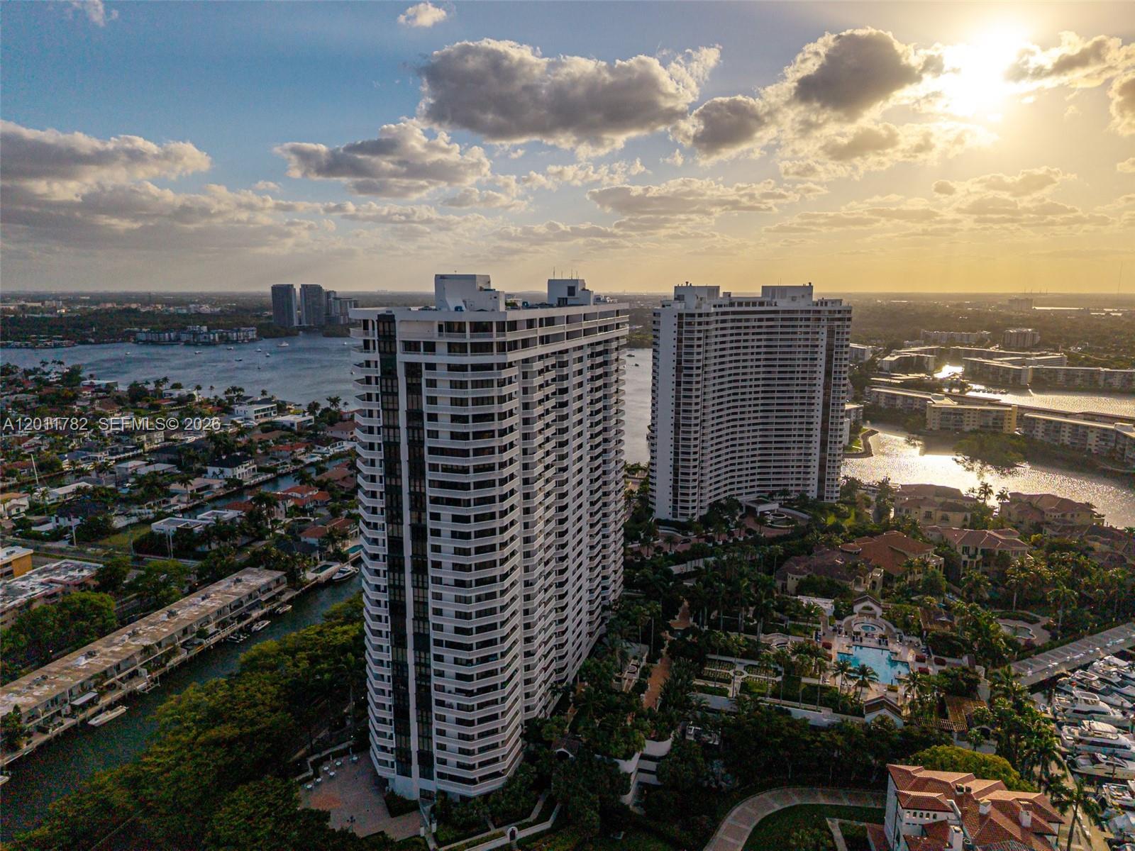 2000 ISL BLVD WILLIAMS IS - Residential