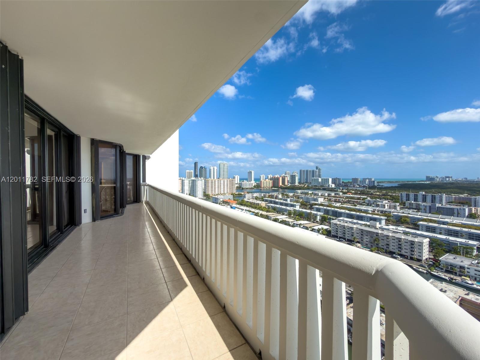 2000 ISL BLVD WILLIAMS IS - Residential