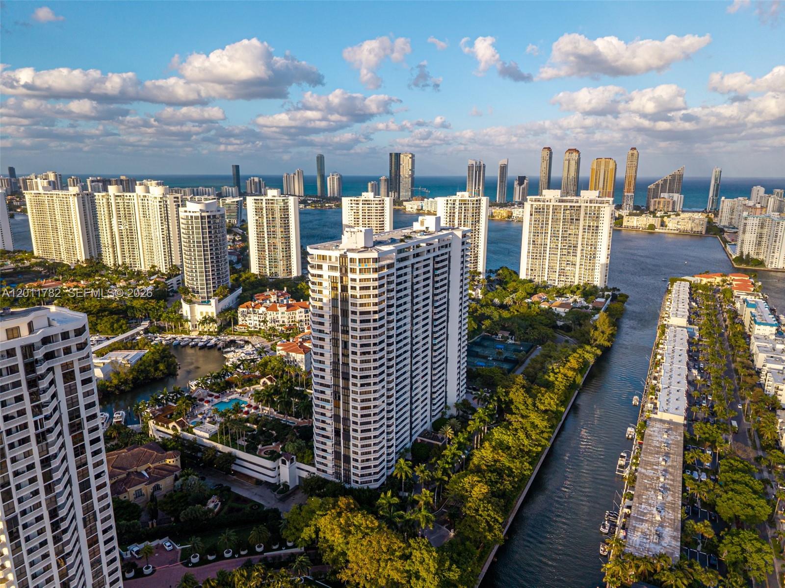 2000 ISL BLVD WILLIAMS IS - Residential