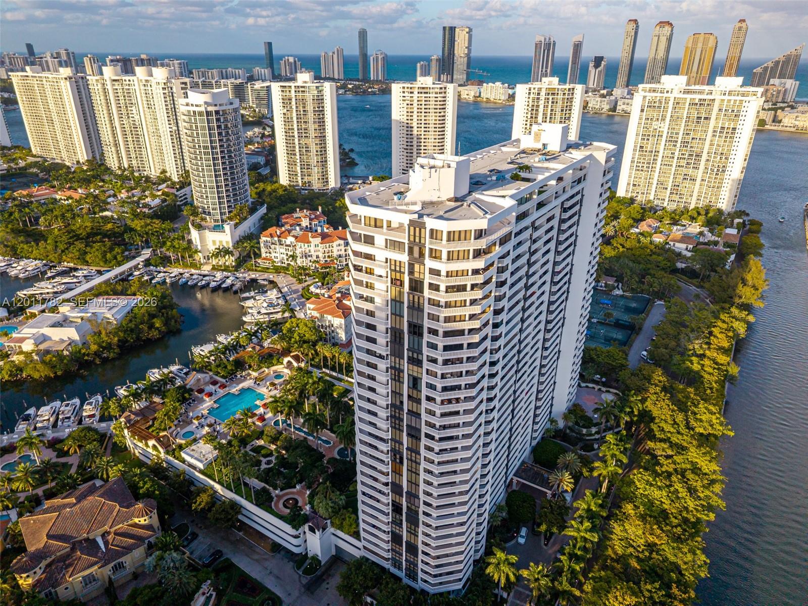 2000 ISL BLVD WILLIAMS IS - Residential