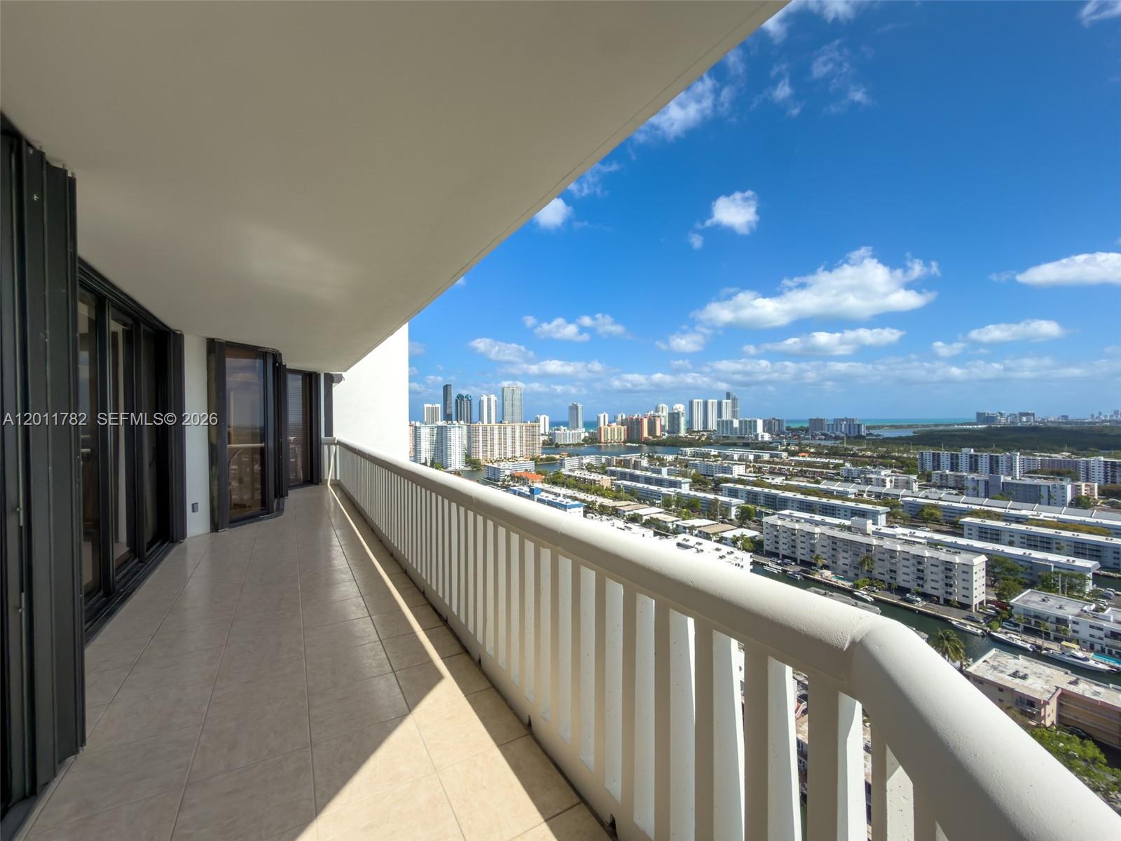 2000 ISL BLVD WILLIAMS IS - Residential