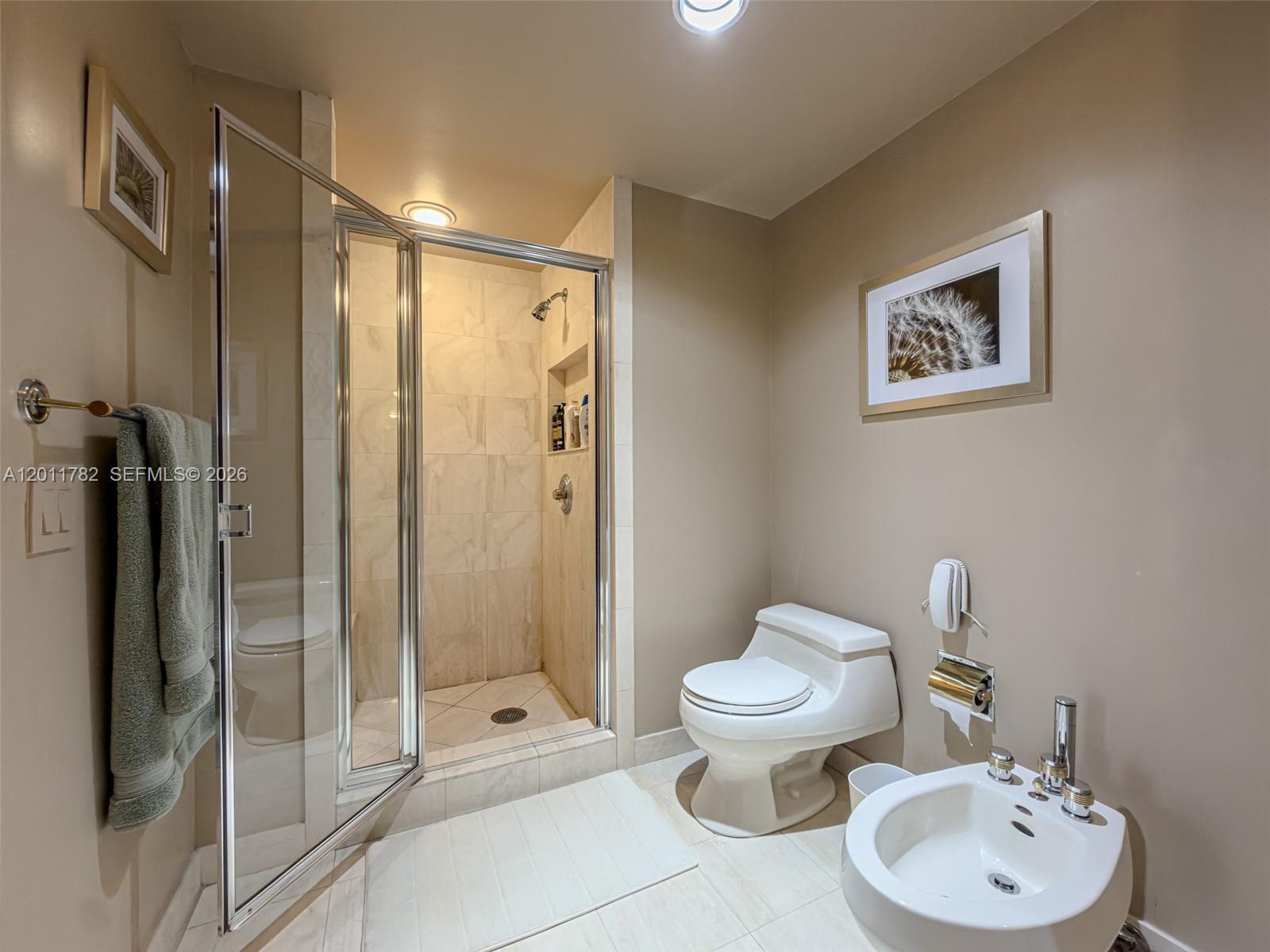 2000 ISL BLVD WILLIAMS IS - Residential
