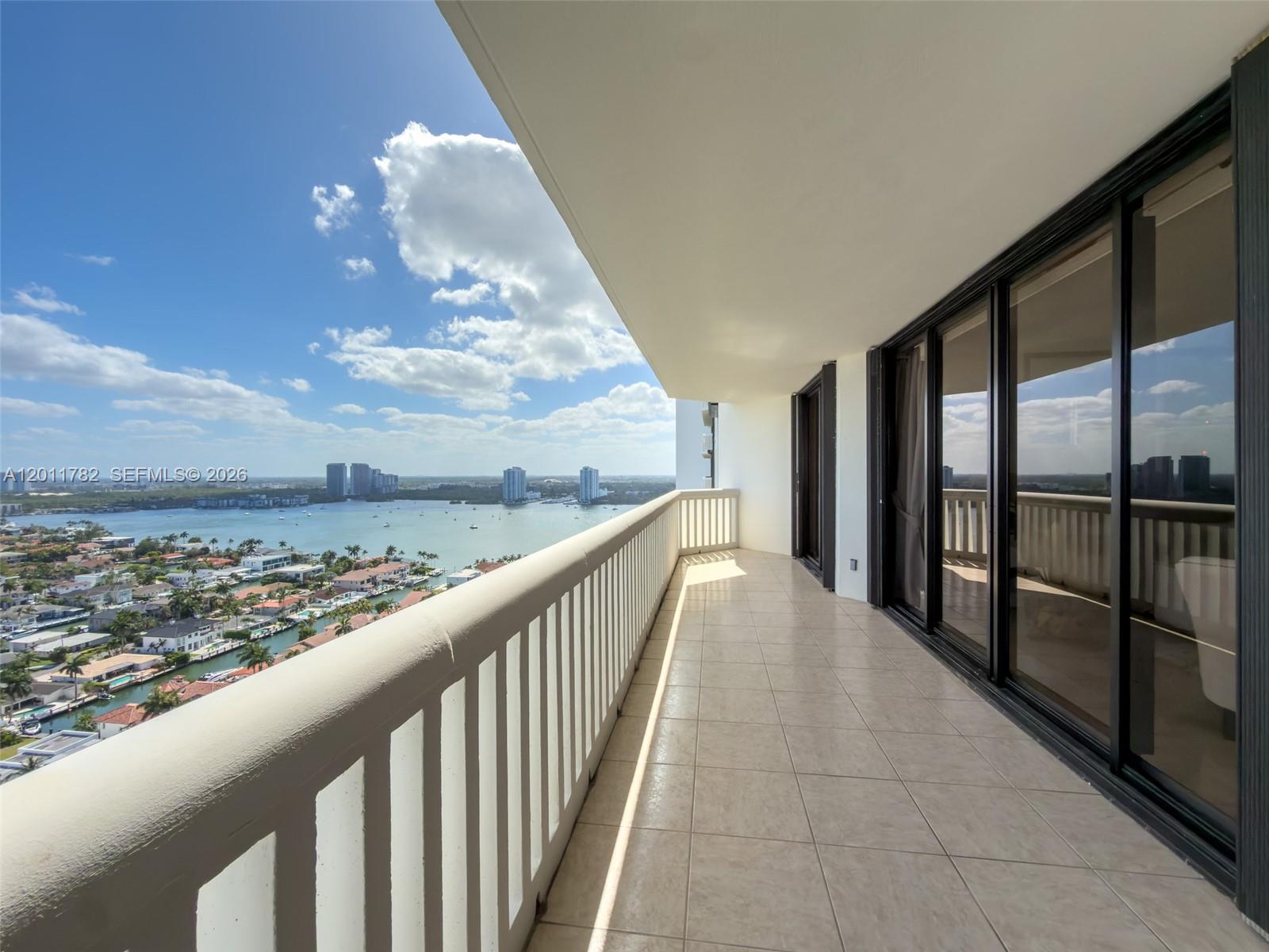 2000 ISL BLVD WILLIAMS IS - Residential