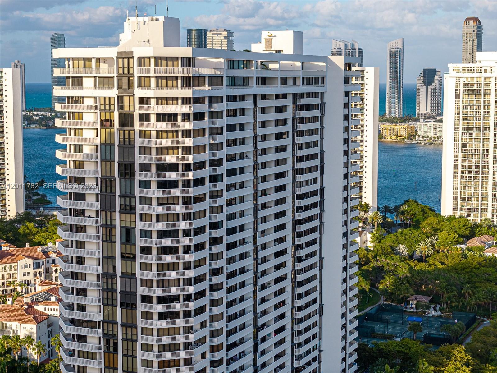 2000 ISL BLVD WILLIAMS IS - Residential