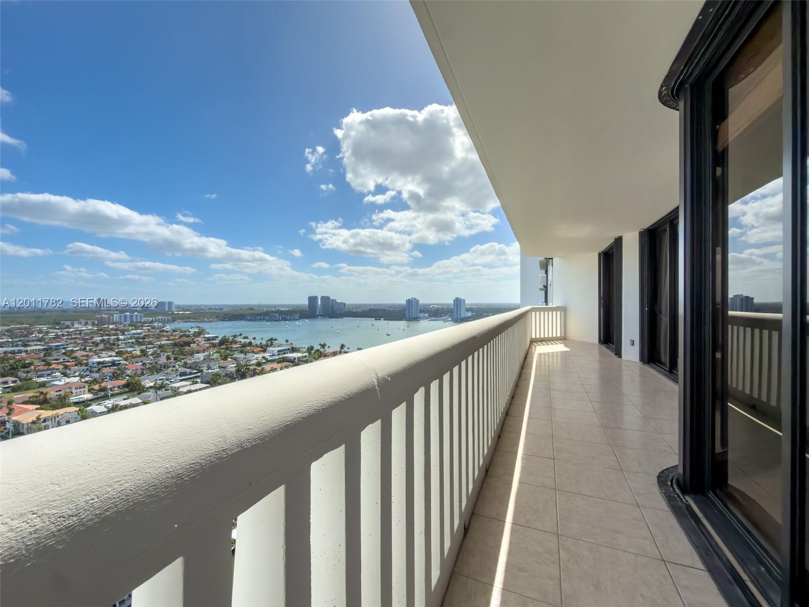2000 ISL BLVD WILLIAMS IS - Residential