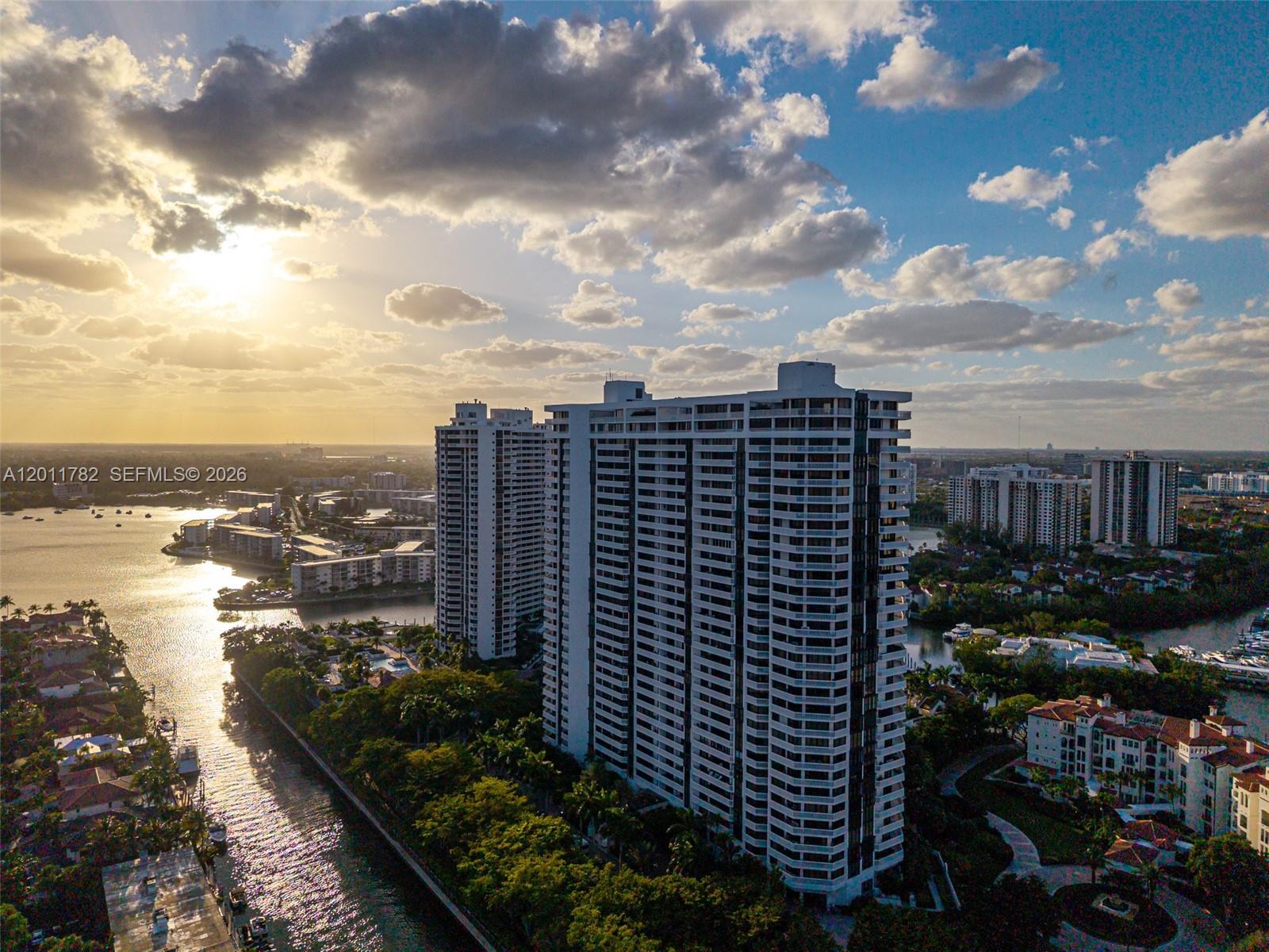 2000 ISL BLVD WILLIAMS IS - Residential