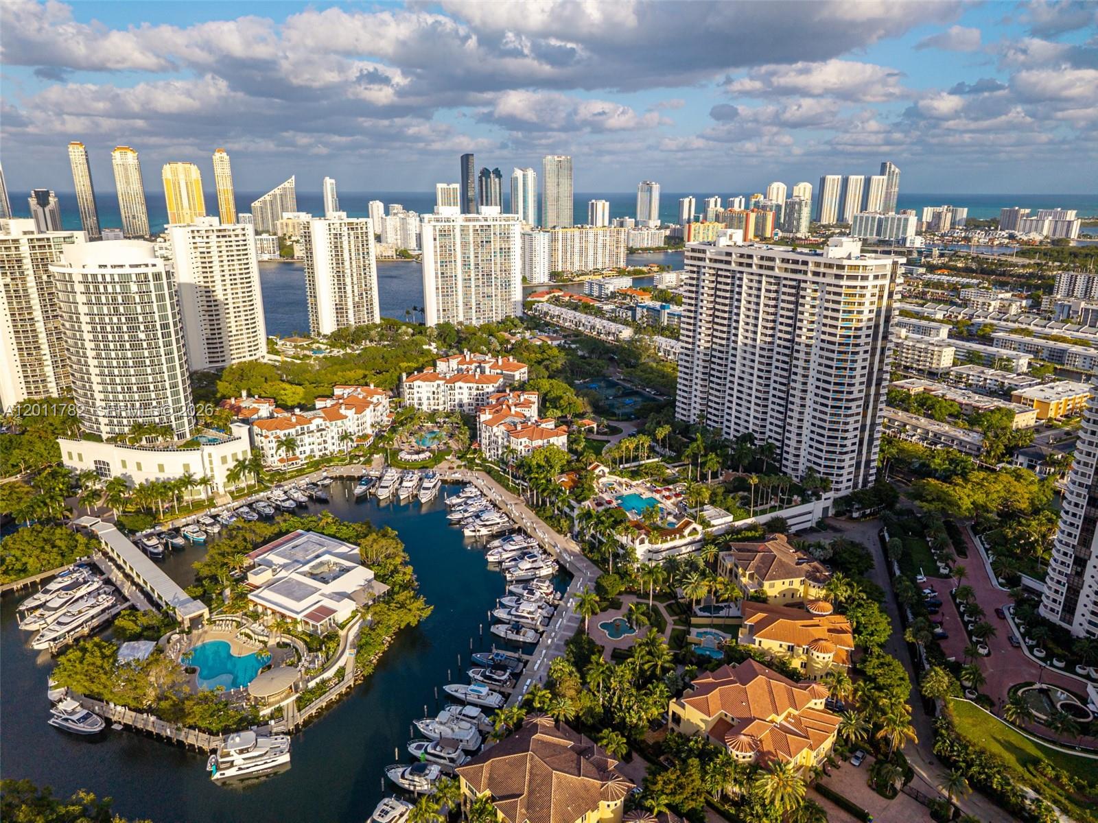 2000 ISL BLVD WILLIAMS IS - Residential