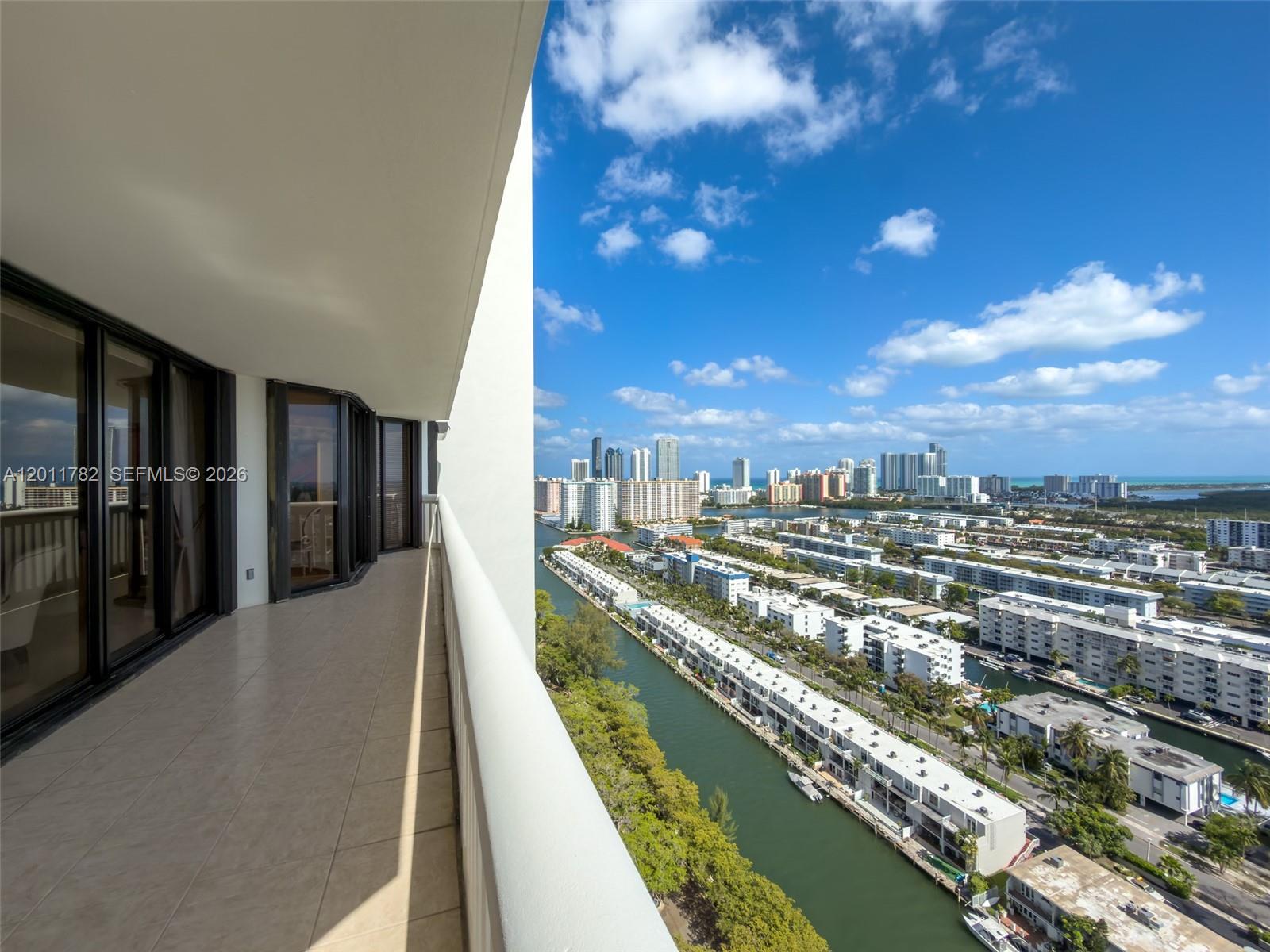 2000 ISL BLVD WILLIAMS IS - Residential