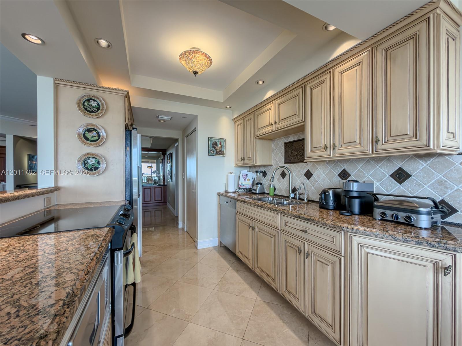 2000 ISL BLVD WILLIAMS IS - Residential