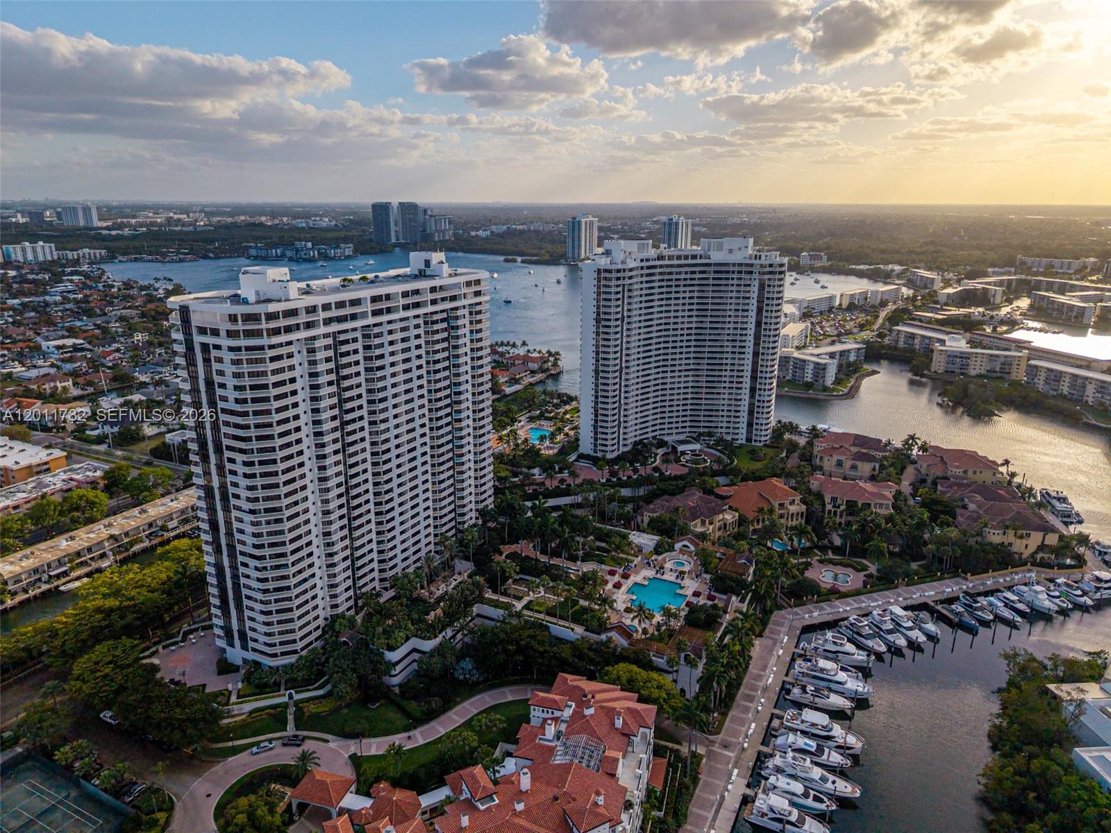 2000 ISL BLVD WILLIAMS IS - Residential