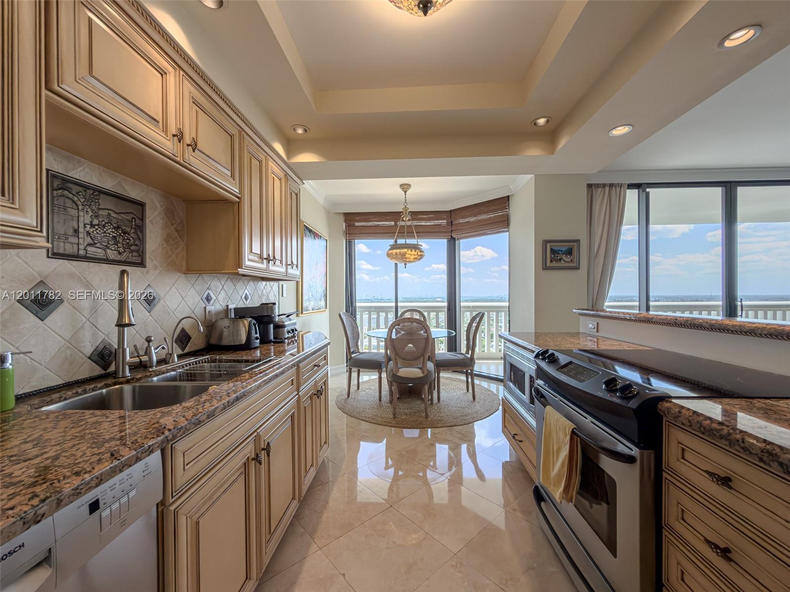 2000 ISL BLVD WILLIAMS IS - Residential