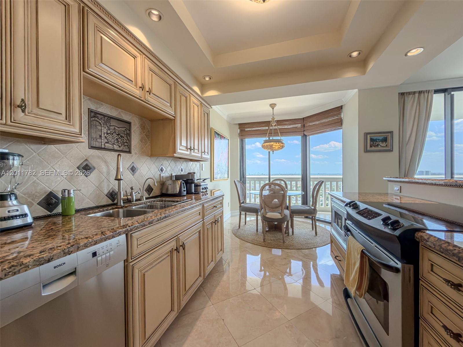 2000 ISL BLVD WILLIAMS IS - Residential