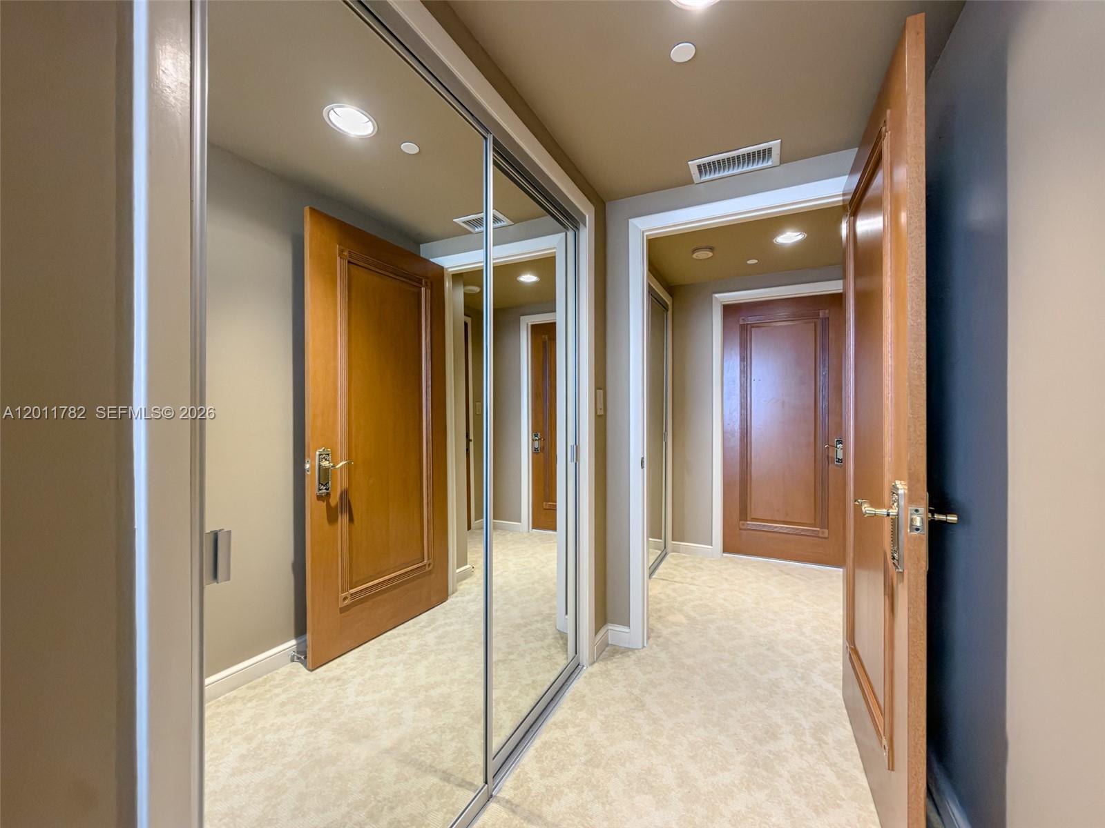 2000 ISL BLVD WILLIAMS IS - Residential