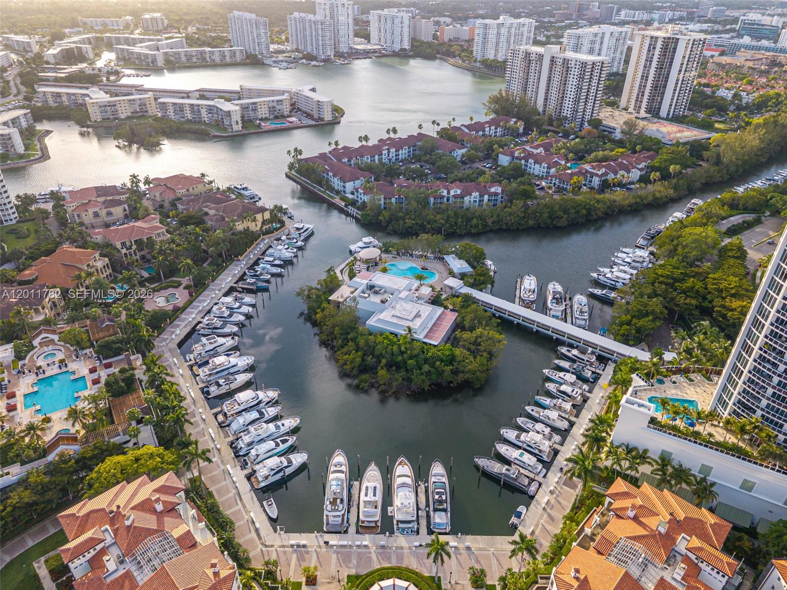 2000 ISL BLVD WILLIAMS IS - Residential