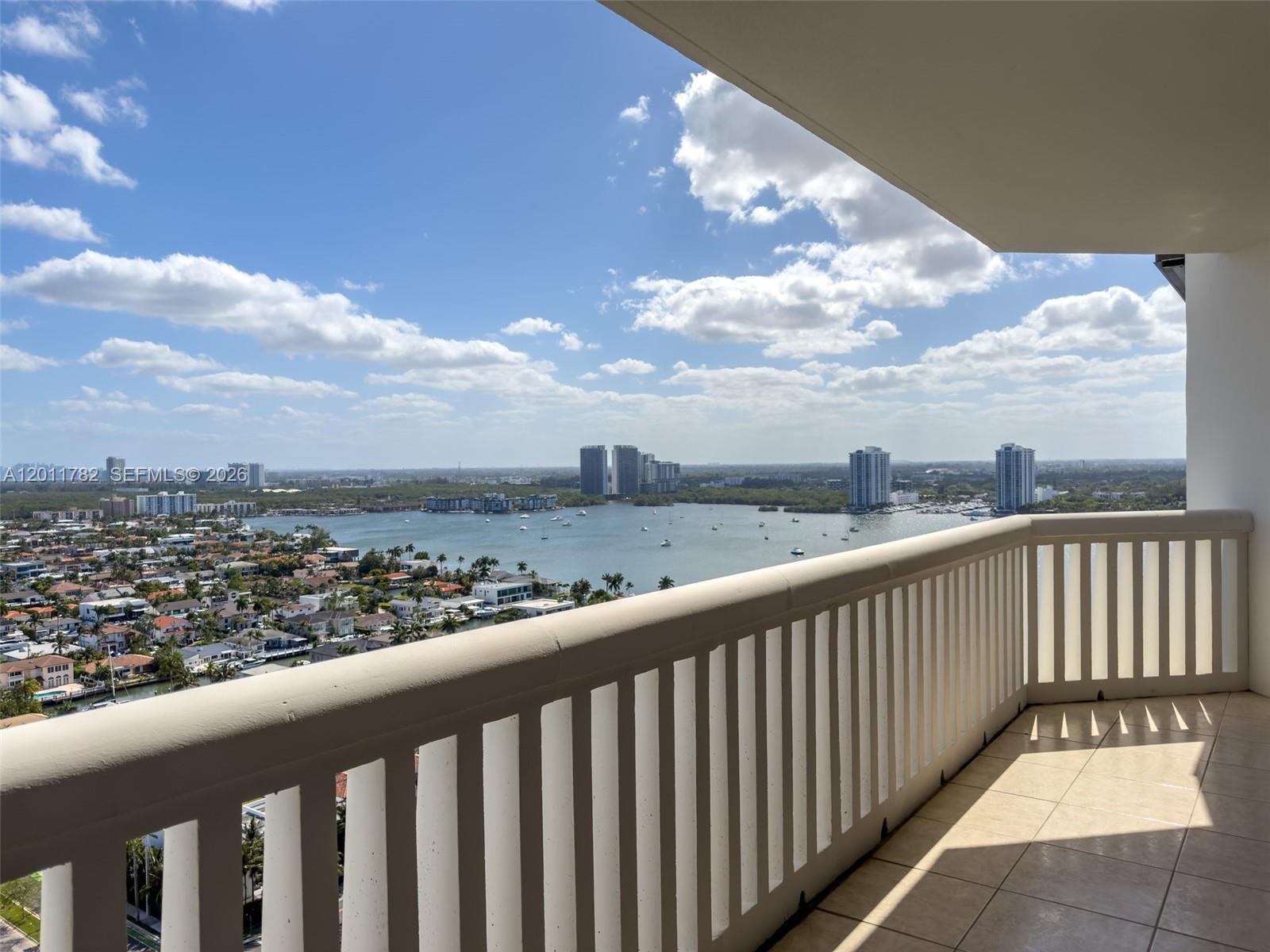 2000 ISL BLVD WILLIAMS IS - Residential