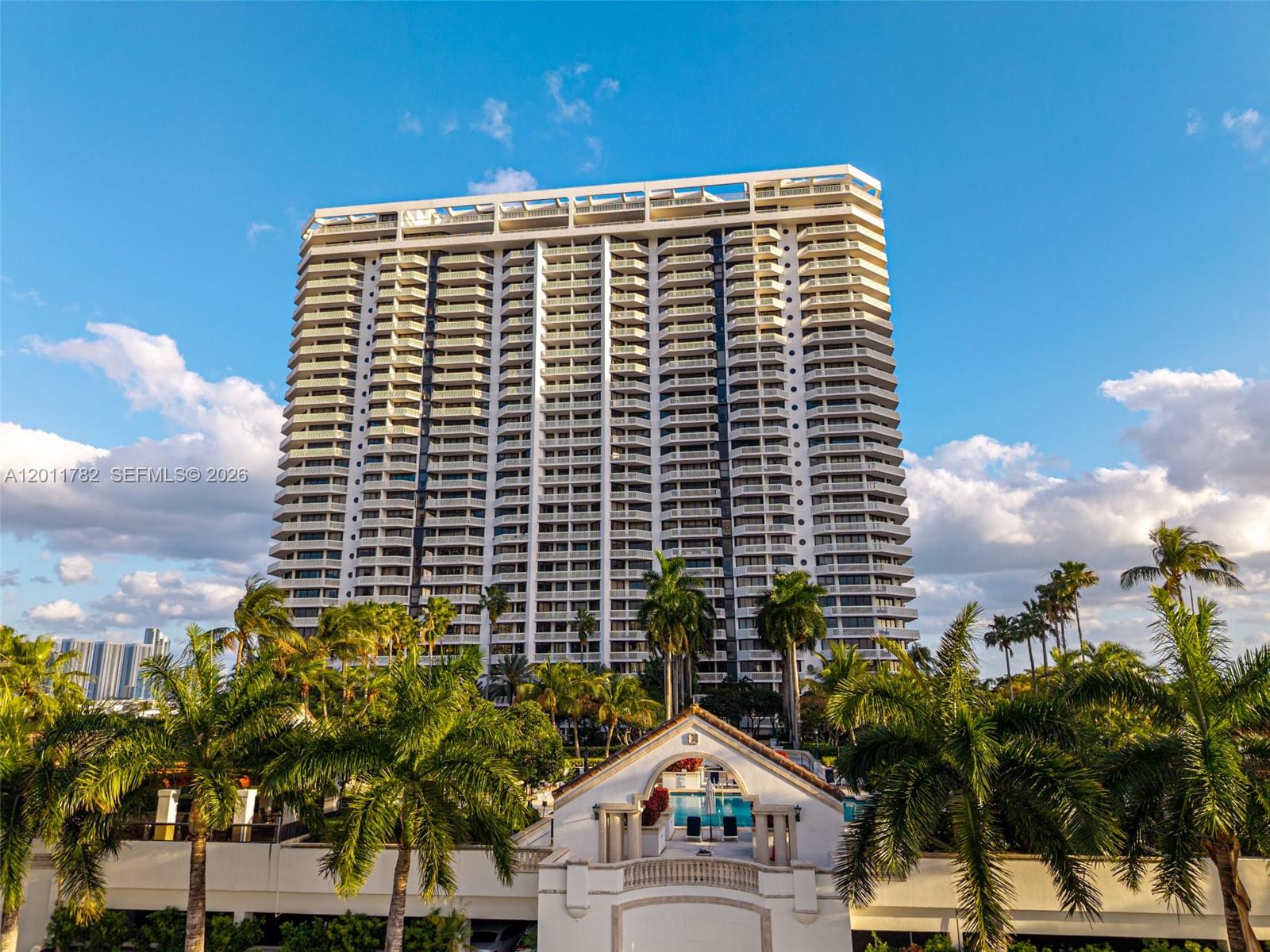 2000 ISL BLVD WILLIAMS IS - Residential