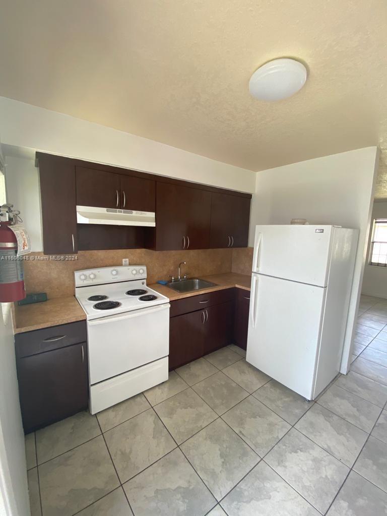 HENRY PARK - Residential Lease