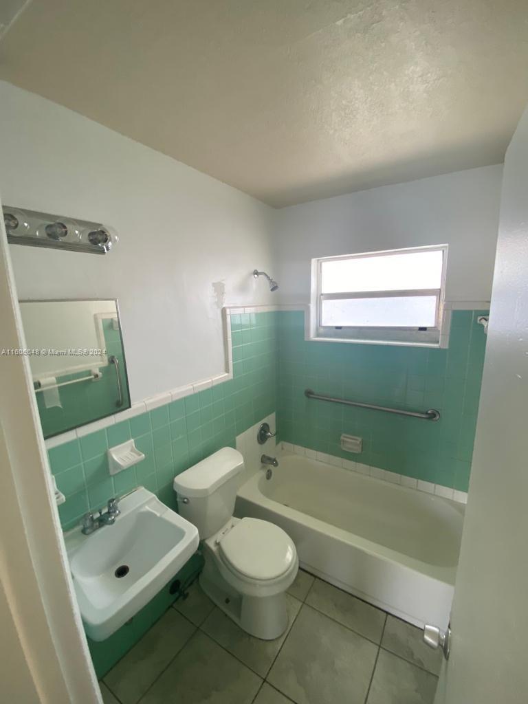 HENRY PARK - Residential Lease