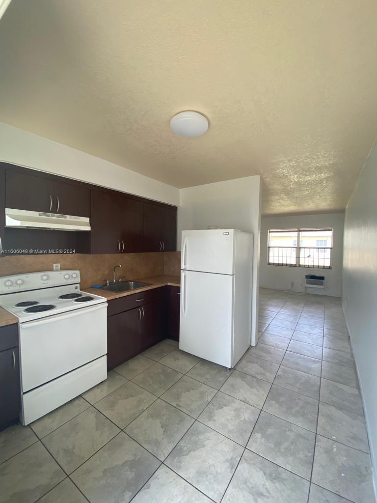 HENRY PARK - Residential Lease