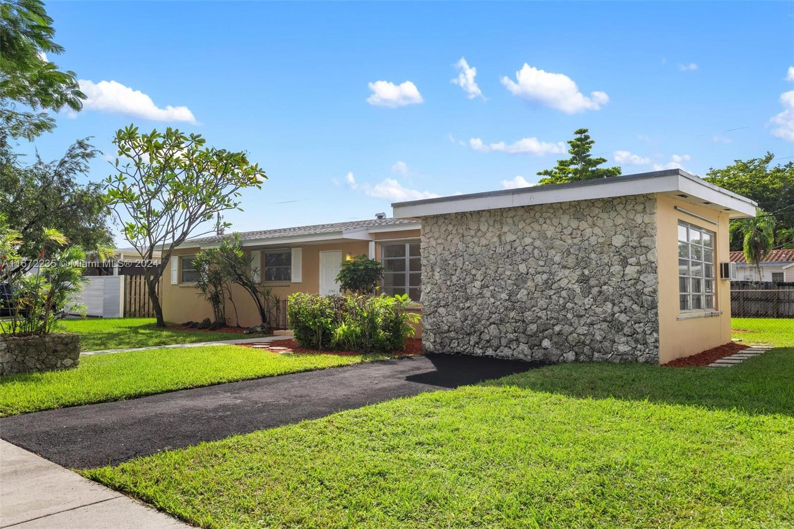 CORAL GARDENS 1ST ADDN - Residential