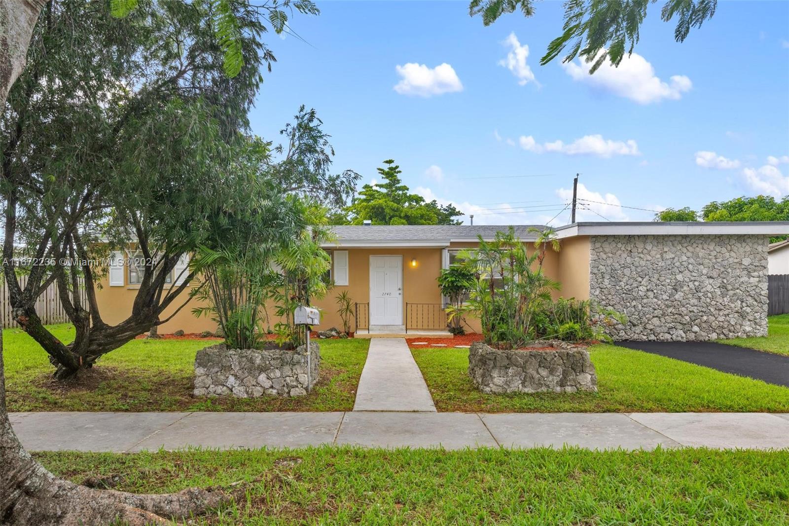 CORAL GARDENS 1ST ADDN - Residential
