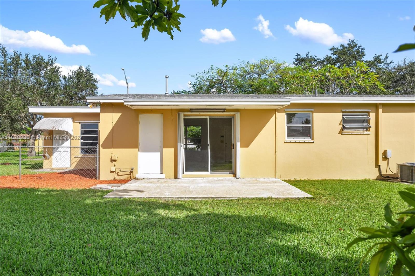 CORAL GARDENS 1ST ADDN - Residential