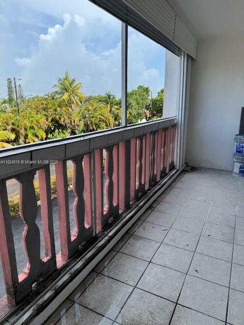 FIRST GULFSTREAM GARDEN - Residential
