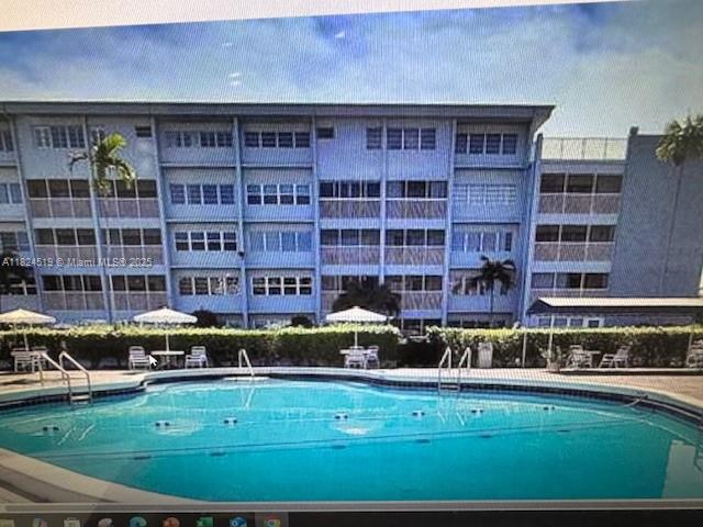 FIRST GULFSTREAM GARDEN - Residential