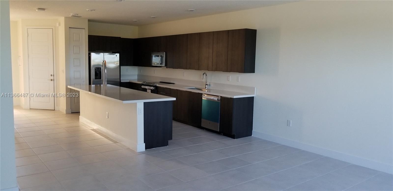 DUNNWOODY LAKE - Residential Lease