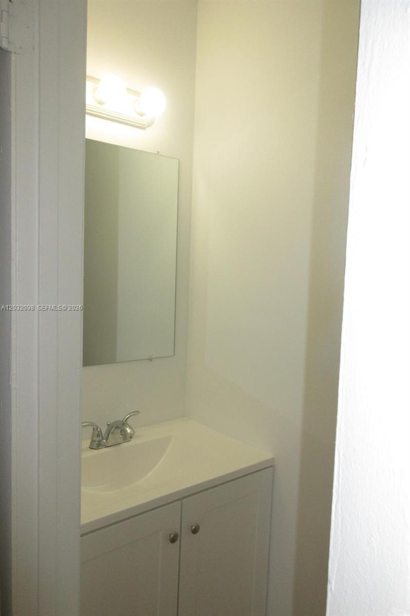 LAS VILLAS SEGOVIA CONDO - Residential Lease