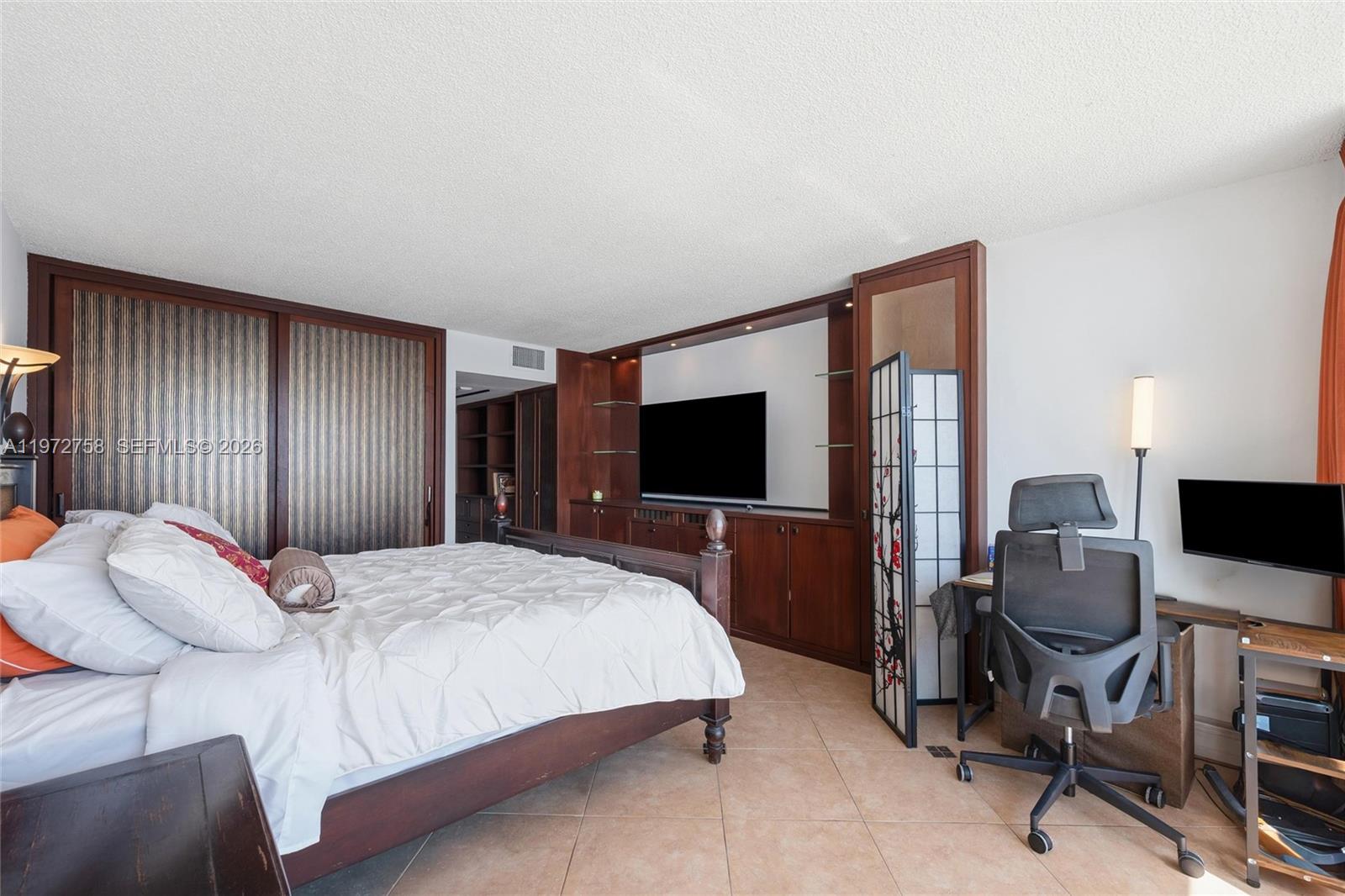 POINT OF AMERICAS - Residential