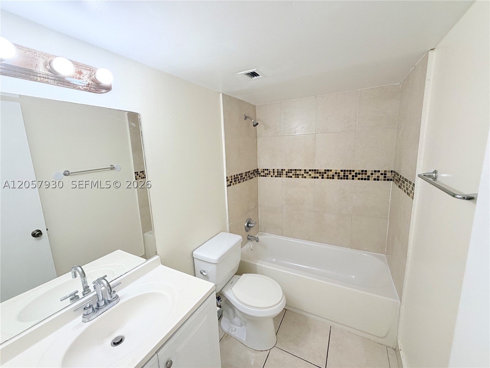 MONTECARLO CONDO - Residential
