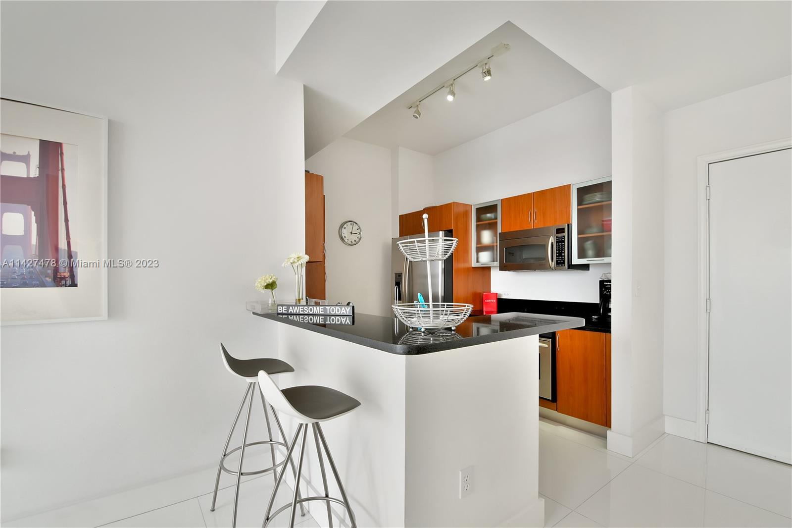 VENTURE AT AVENTURA WEST - Residential Lease