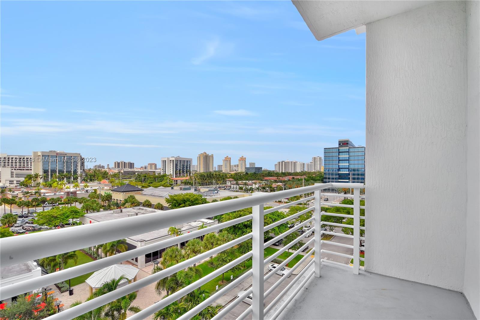 VENTURE AT AVENTURA WEST - Residential Lease