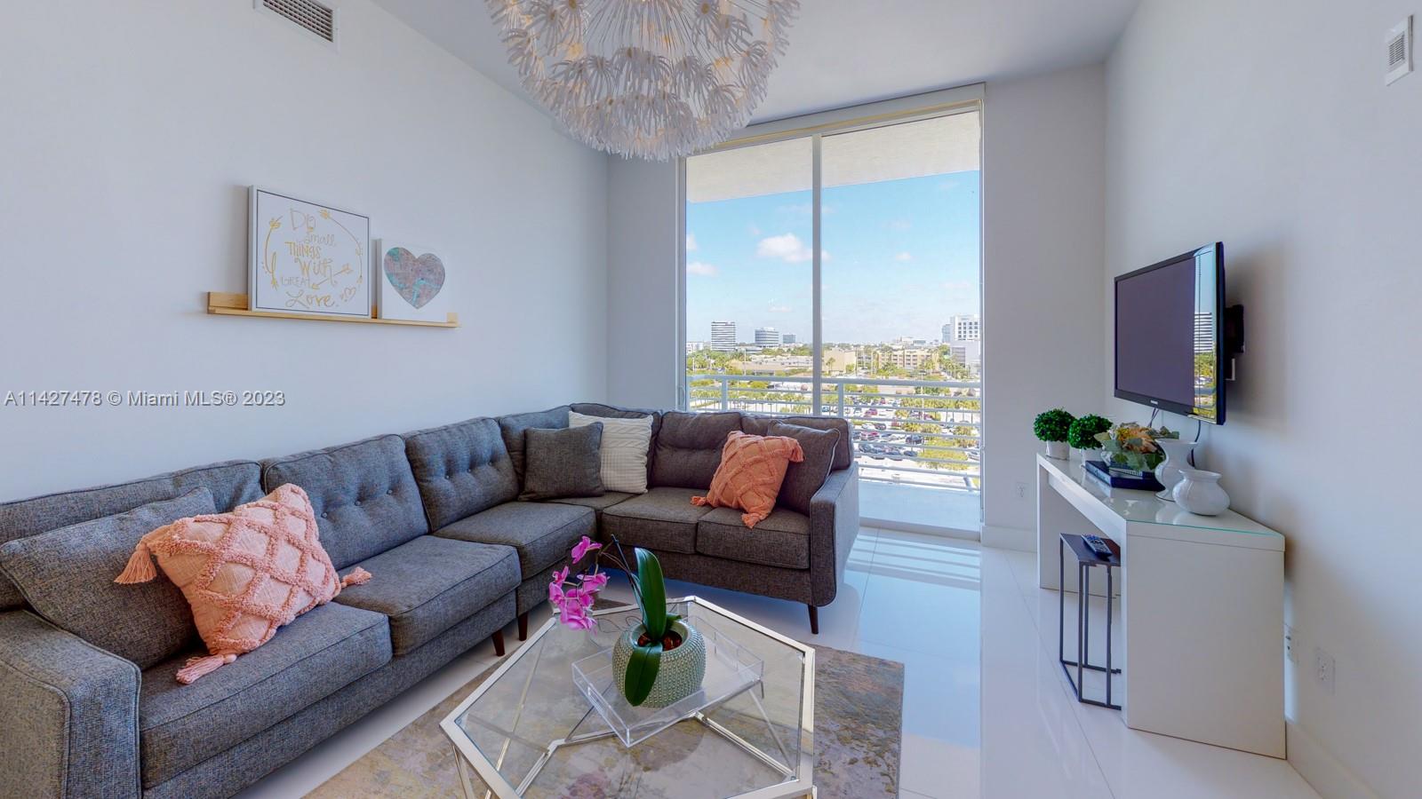 VENTURE AT AVENTURA WEST - Residential Lease