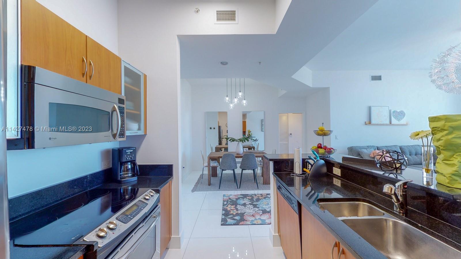 VENTURE AT AVENTURA WEST - Residential Lease